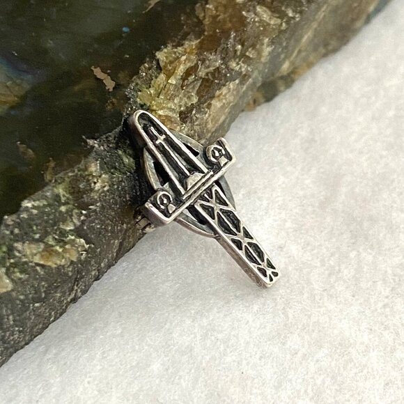 VTG James Avery Sterling Silver 925 Tiny Unity Marriage Alter Cross Pin Brooch - Picture 2 of 16